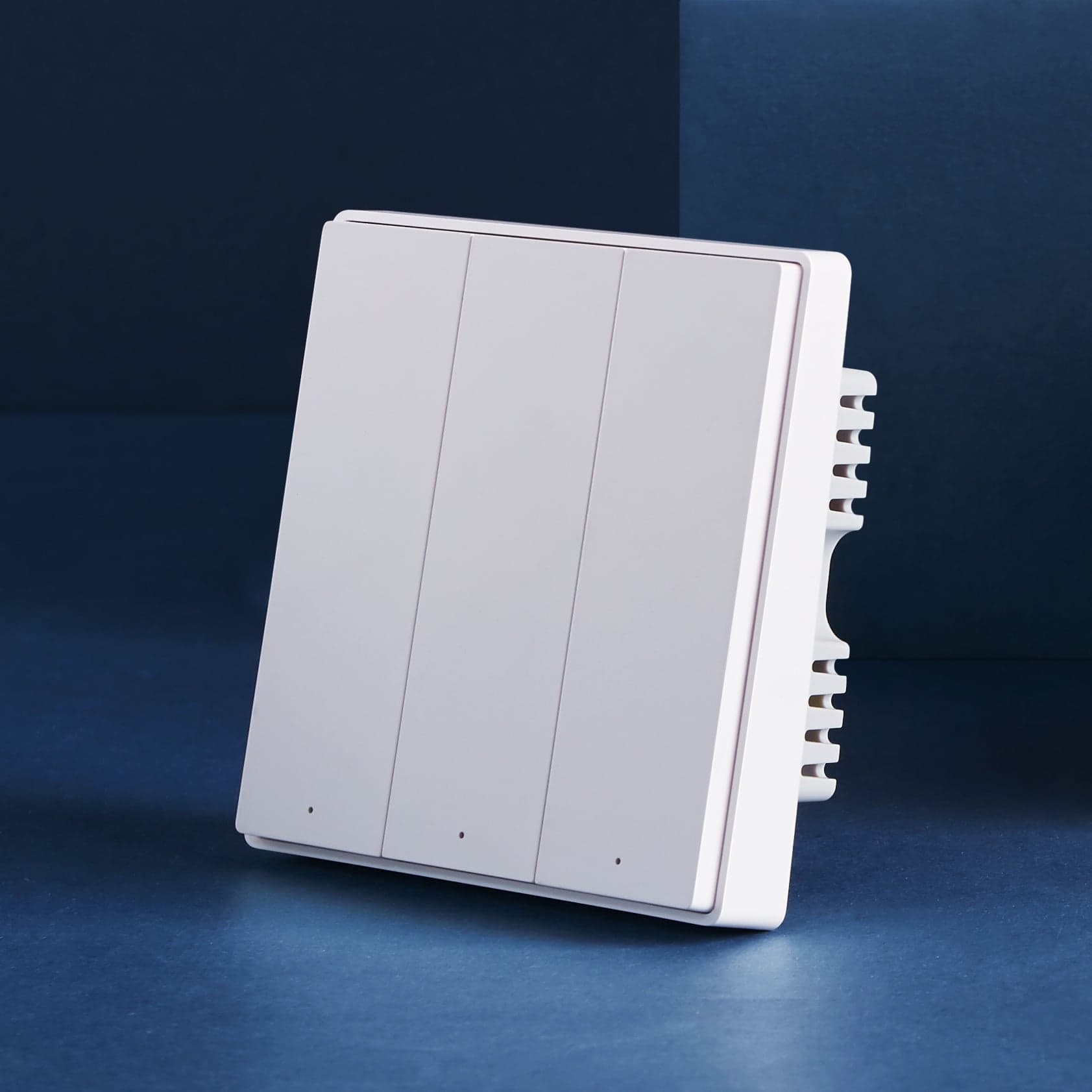 3-gang D1 switch in White