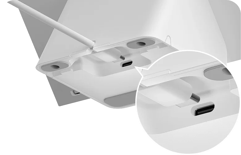 USB-C power connection on the Aqara Panel Hub S1 Plus Desktop Version